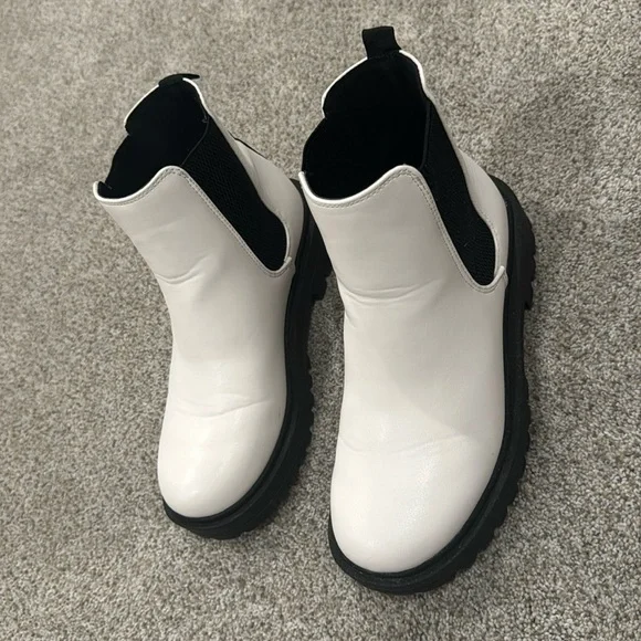 Women’s White Chelsea Boots - Picture 2 of 10